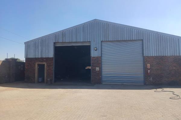 This property is situated 15KM from Vanderbijlpark on Rusticana Road and is ideal for any Plant hire, construction and Transport ...