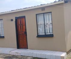 House for sale in Etwatwa