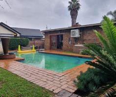 House for sale in Sunward Park