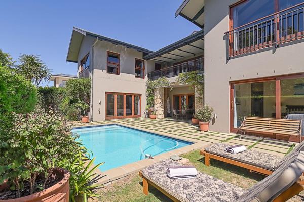 SOLE EXCLUSIVE MANDATE
 
As you step into this exceptional double-storey home in the prestigious Stonehurst Mountain Estate, you&#39;re ...