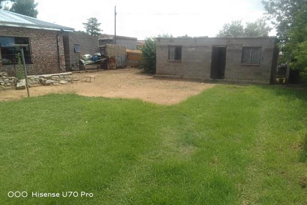 Make this 2 bedroom house your home, you can turn this property into a masterpiece.

This property is a blank canvas ready for your ...