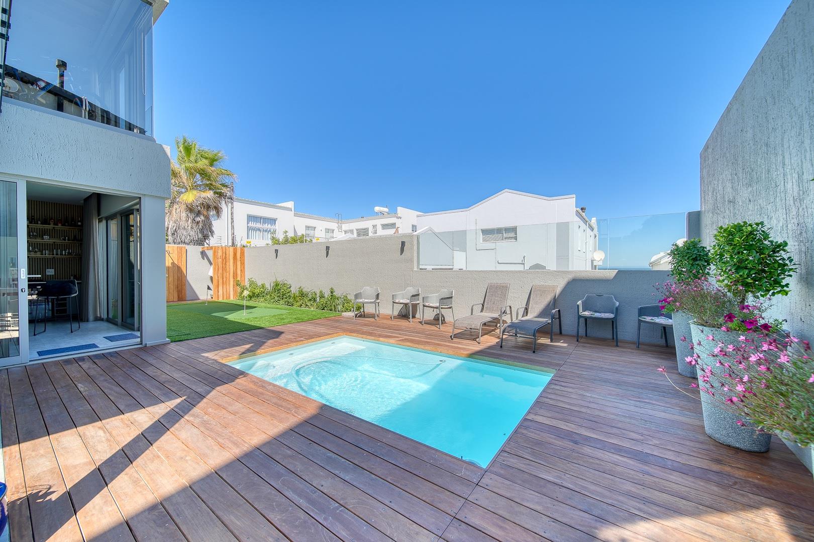 Photo of 4 Bedroom House for sale in Melkbosstrand Central