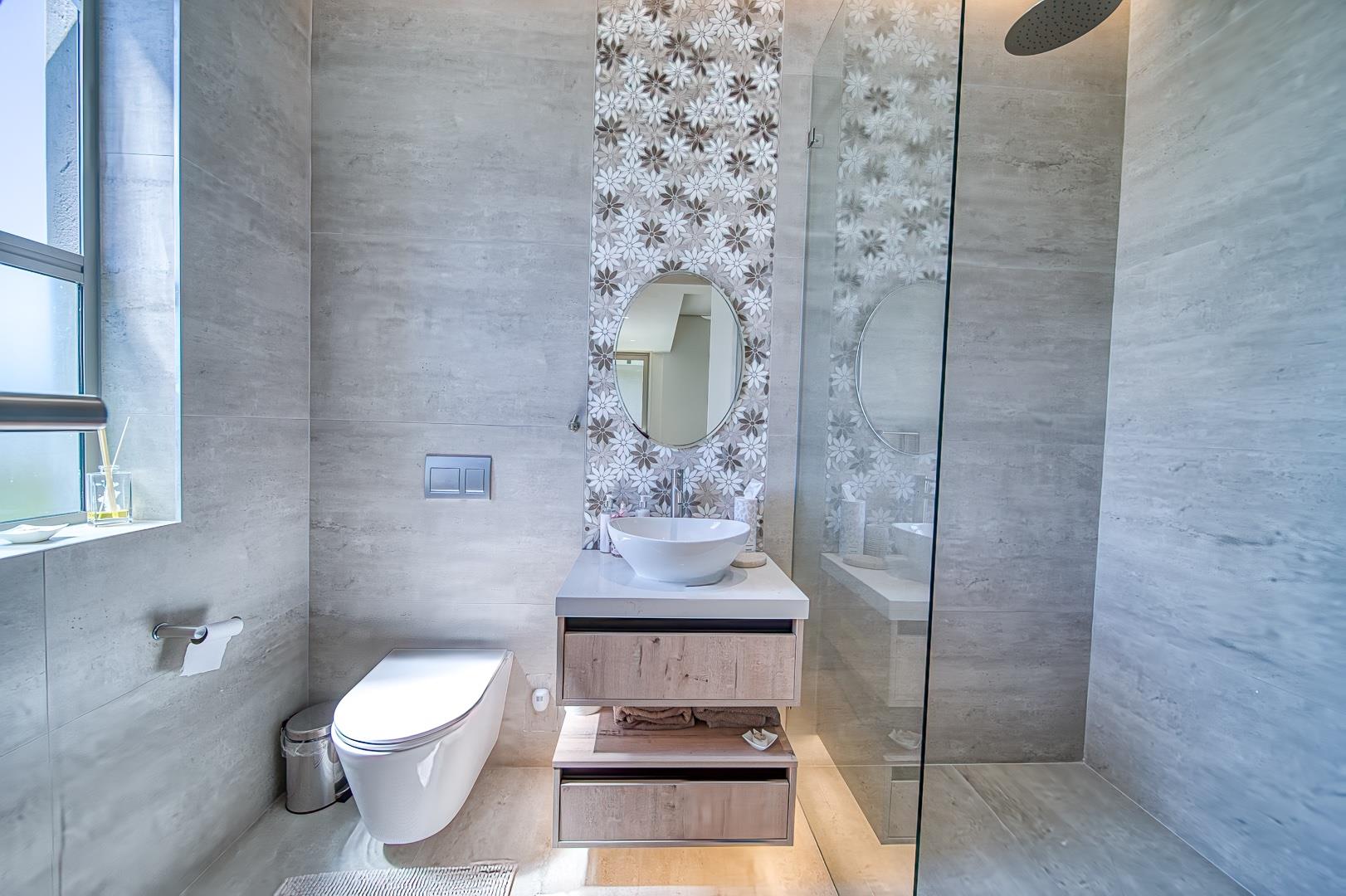 Photo of 4 Bedroom House for sale in Melkbosstrand Central