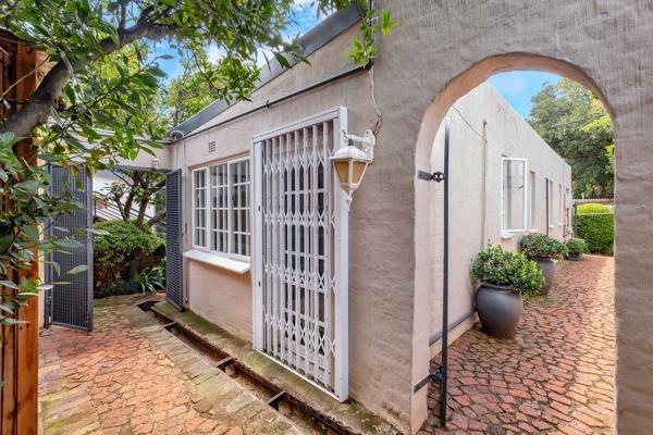 Nestled in the heart of the sought-after Parkview neighbourhood, this delightful 1-bedroom furnished cottage offers comfort ...