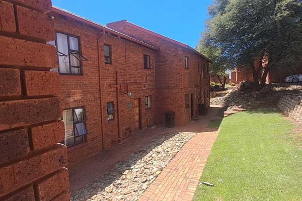 Experience secure estate living in this beautifully maintained three-bedroom downstairs ...