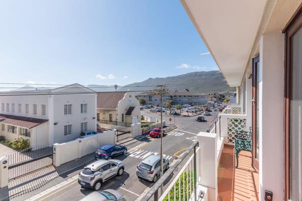 Situated on the third floor, this North facing fully furnished one bedroomed apartment ...