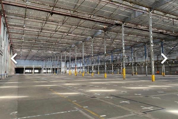 This exceptional 17220m2 warehouse is available to lease within a highly secure ...