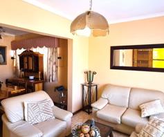 House for sale in Roodepan