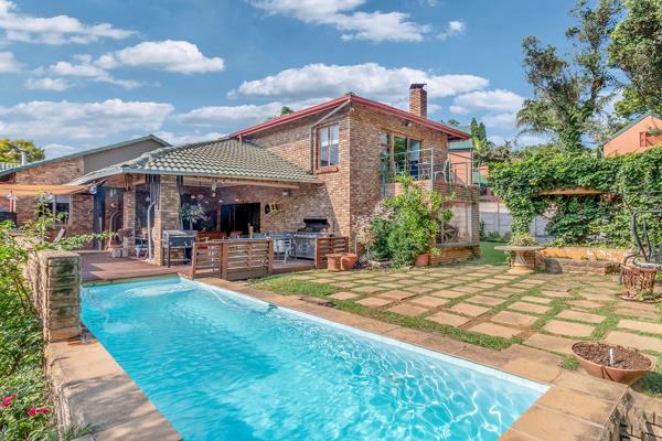 Exclusive Sole Mandate – RealNet Properties

Nestled within the prestigious Constantia Glen Security Village, this exceptional family ...