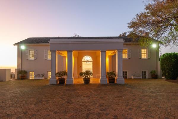 We are proud to introduce &#39;African Oaks&#39;, a Magnificent Estate, between S.West/ Stellenbosch. 

This beautiful villa situated ...