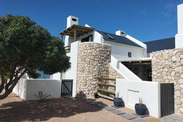 **Discover your perfect getaway in Paternoster with this stunning loft rental flat.**

**This loft rental offers:**

\*Furnished open ...