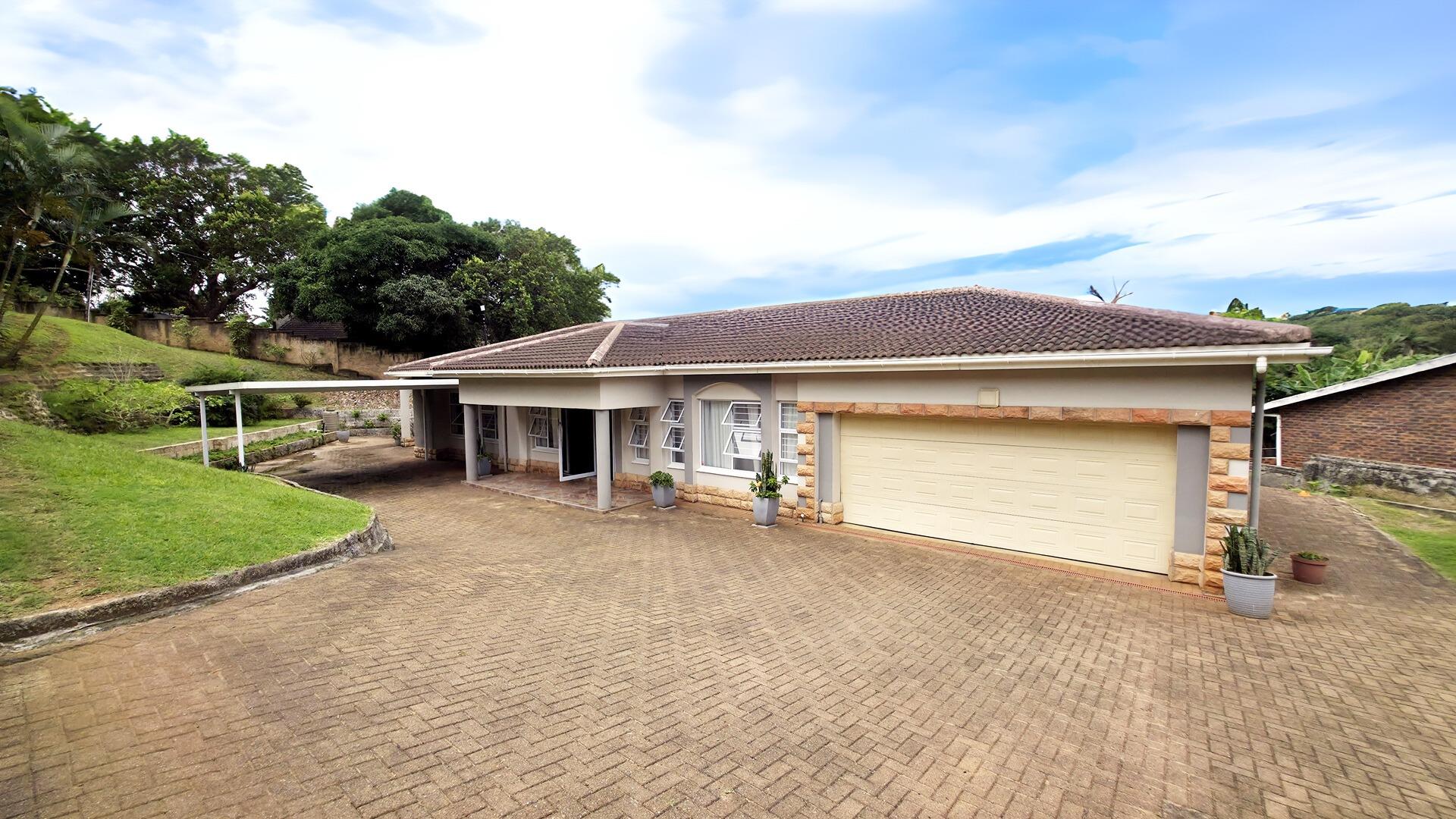 4 Bedroom House for sale in Shelly Beach - P24-115741852