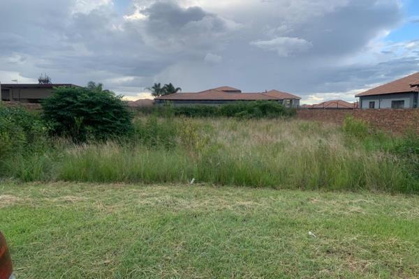 It’s time to build your own home, let us set you up with this well positioned land not far from the shops and schools.

This 666sqm ...