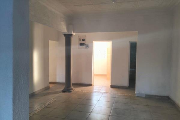 Charming 2-Bedroom Flat to Let in Brakpan
This delightful 2-bedroom, 1-bathroom flat offers a perfect blend of comfort and ...