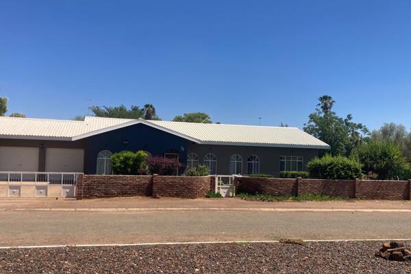 A green  lawn and well kept garden welcomes you when entering this property. Corner house with only two neighbors.
Well built home ...