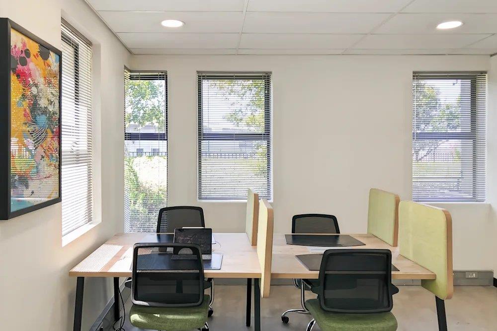 Commercial property to rent in Somerset West Mall Triangle