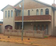 House for sale in Lenasia Ext 1