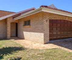 Townhouse for sale in Summerstrand