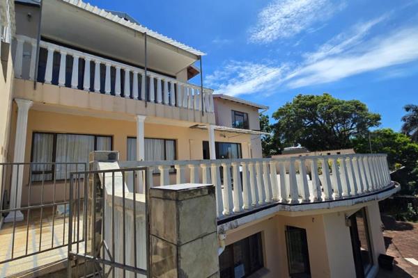 Three bedroom with (BIC),2 bathroom(MES) house available to rent in Umhlanga. Open plan lounge and dining area and a fully fitted ...