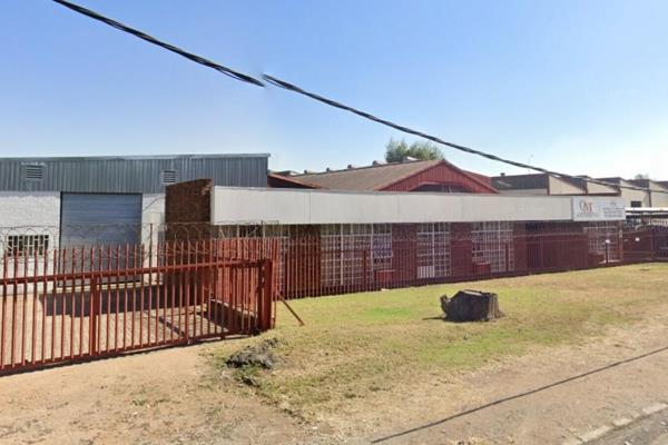 Purchase this 1840sqm industrial unit in Wadeville, featuring warehouse space, office ...