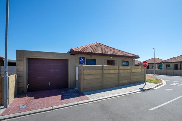 ****Exclusive Mandate**** 
  
This lovely 2 bedroom home is situated in the sought-after suburb of Camelot, close to great schools with ...