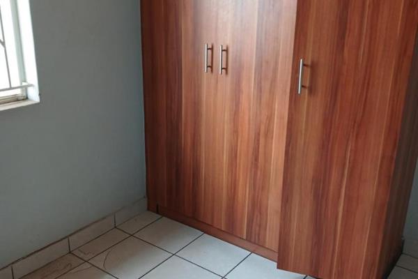 In the heart of Eloff, in a popular area in Eloff, you will find this amazing flat, tugged away in Eloff.
Close to the R 555
Consists ...