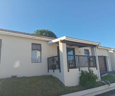 Townhouse for sale in Nahoon Valley