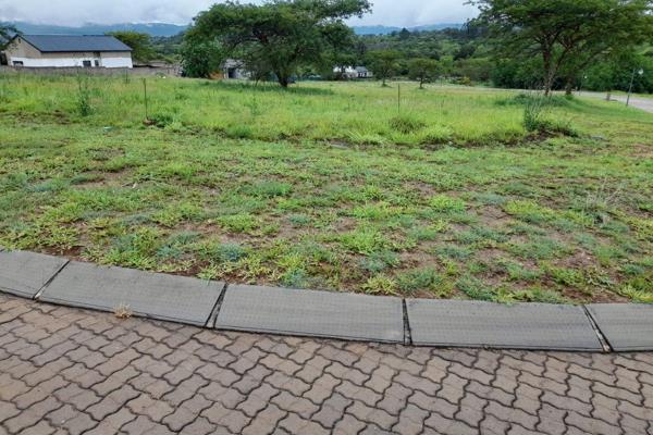 EXCLUSIVE MANDATE-
This exceptional vacant land, perfectly positioned on a corner in a distinctive triangular shape, is now available ...