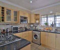 Apartment / Flat for sale in Amanzimtoti