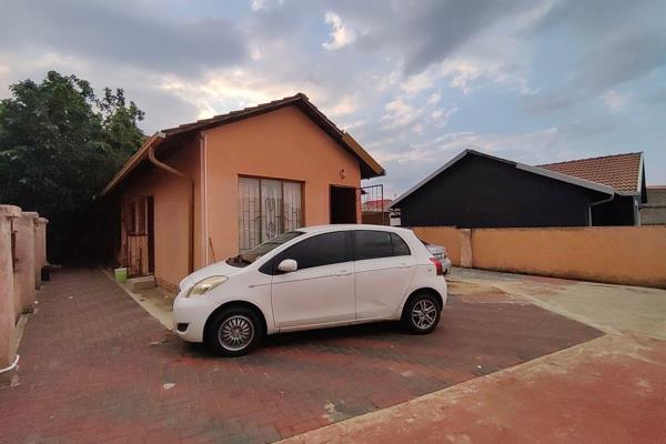 This charming 3-bedroom house in Tlhabane West is now available for sale, offering a comfortable and convenient living space for you ...