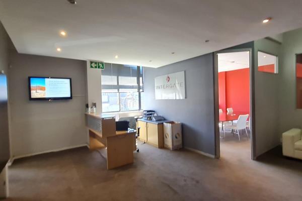 Situated in the Cape Town CBD, 199 Loop Street, also known as Graphic Centre, is a ...