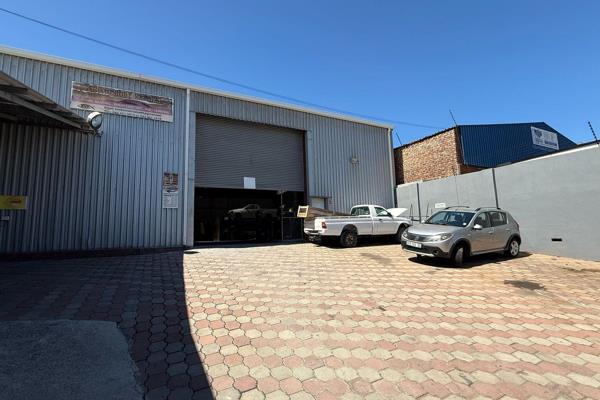 15 LINDSAY ROAD | NEAVE INDUSTRIAL | PANEL SHOP WITH SPRAY BOOTH

Presenting a unique ...