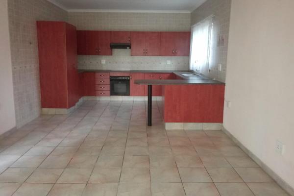 1 Spacious Bedroom with BIC
1 Full Bathroom
Spacious open plan lounge 
Open plan kitchen with cupboards 
1 Carport parking and extra ...