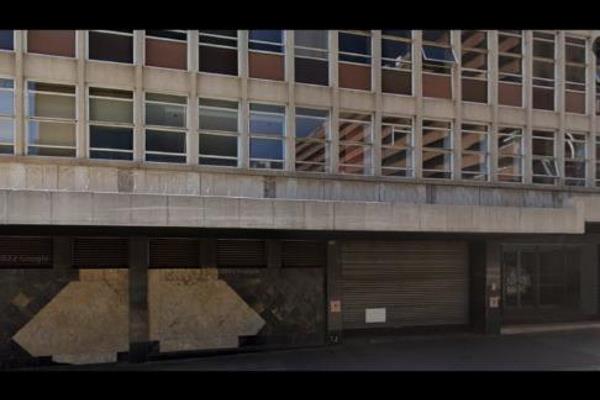 The flat has basement parking.

Bedrooms have fitted cupboards.

Kitchen has fitted cupboards.