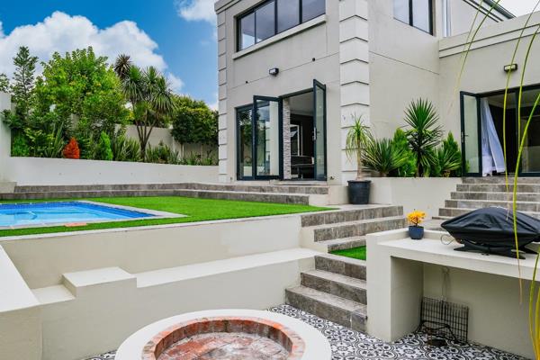 Hidden Gem in Heatherlands. Remarkable four-bedroom 3-bathroom family home. Modern home with high spec finishes. 
From the front door ...
