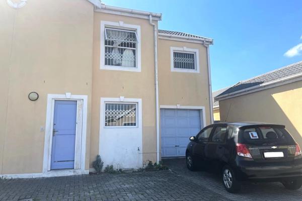 Duplex in Sought-After Tijgerhof 

Welcome to your new home in the serene and highly desirable Tijgerhof gated estate. This duplex ...