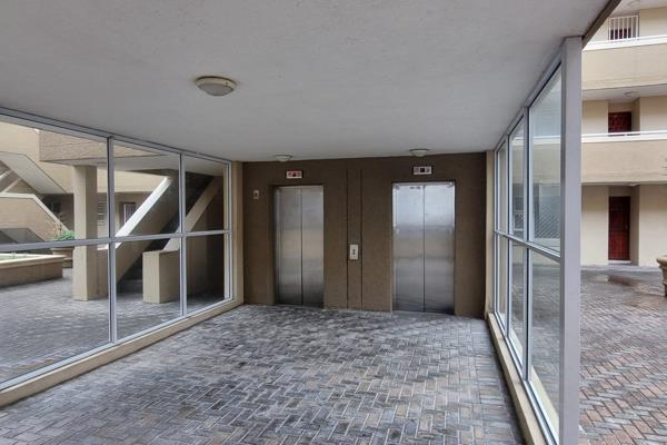 This flat in the preferred area close to Tyger Valley is an excellent invest property or ...
