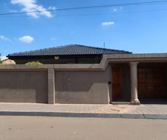 House for sale in Tladi