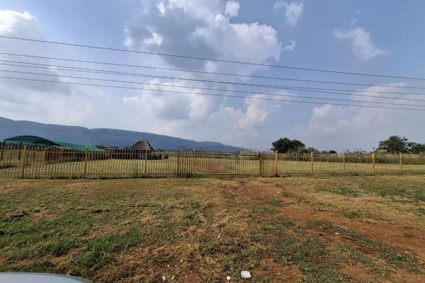 Stand to rent for commercial use just after Gauteng border on the way to Harties facing Van Der Hof road.

Well located between other ...