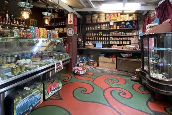 Situated at the entrance of the picturesque mountain village of Kaapsehoop, Mpumalanga ...