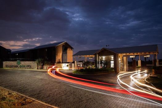 3 Bedroom Townhouse for sale in Kameeldrift East