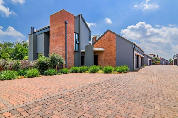 EXCLUSIVE MANDATE
Are you scaling down or starting your career?  This beautiful &amp; immaculate lock-up and go is a rare find within ...