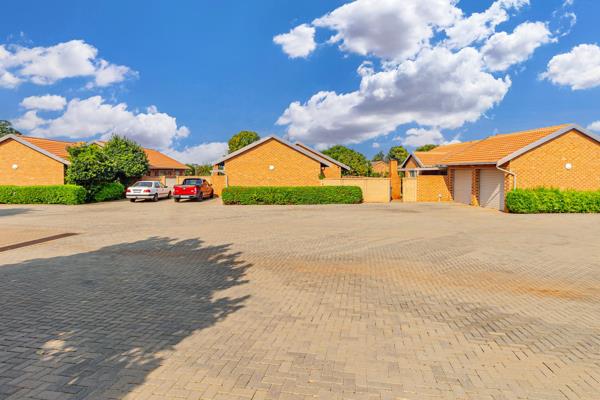 This lovely property is located in secure and quiet El-yon complex in Willow Park Manor Pretoria East. The Townhouse consist of three ...