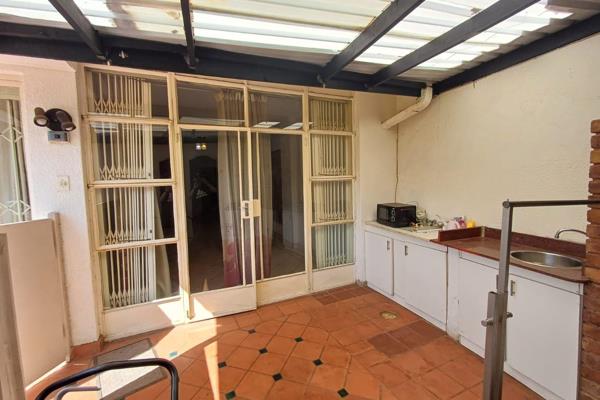 This cozy and quaint 1-bedroom cottage is perfect for a single occupant seeking a peaceful retreat in the heart of Dowerglen. Available ...