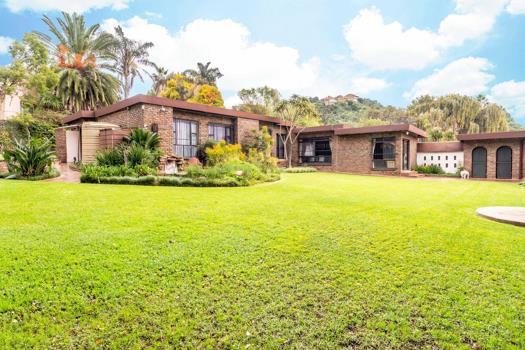3 Bedroom House for sale in Constantia Kloof
