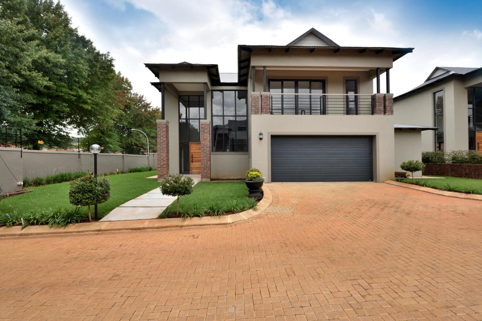 3 Bedroom House for sale in Bedfordview - P24-115827165