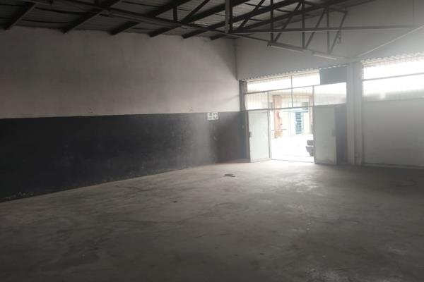 Grow your business!!
Located in a prime business street
water consumption excluded from the rental price
contact the listed agent ...