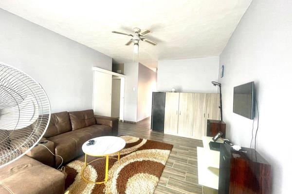 This well-maintained 2-bedroom, 1-bathroom home is ideally located in the sought-after Sydenham area, close to public transport ...