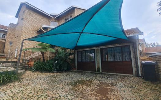 3 Bedroom House for sale in Azalea Park