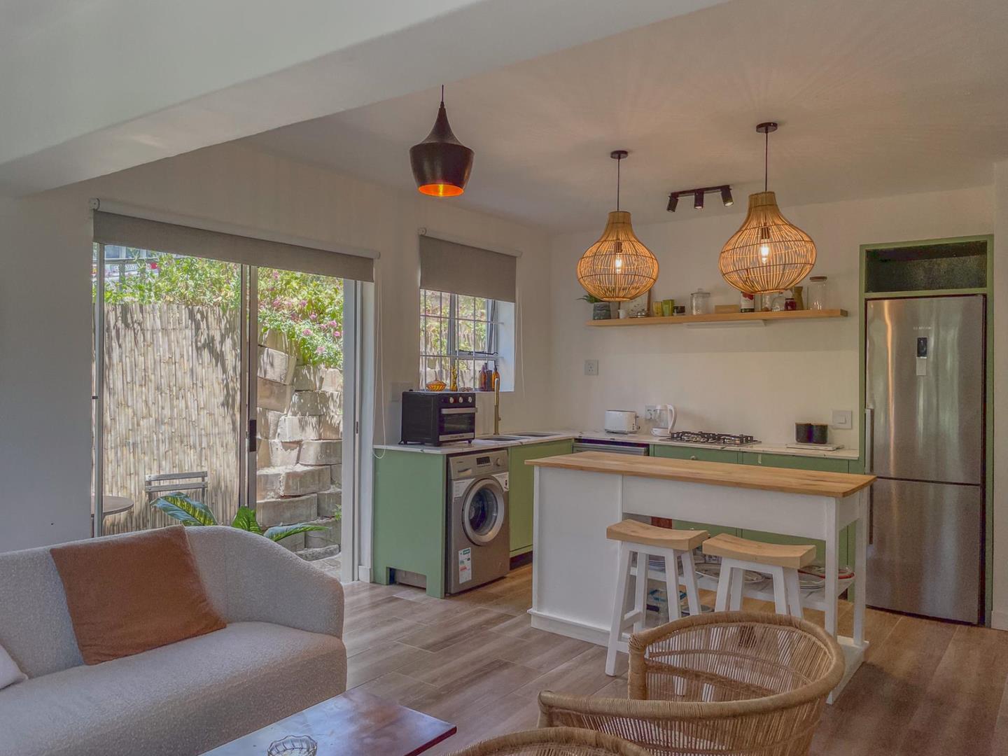 Photo of 2 Bedroom Apartment / flat to rent in Hout Bay Central